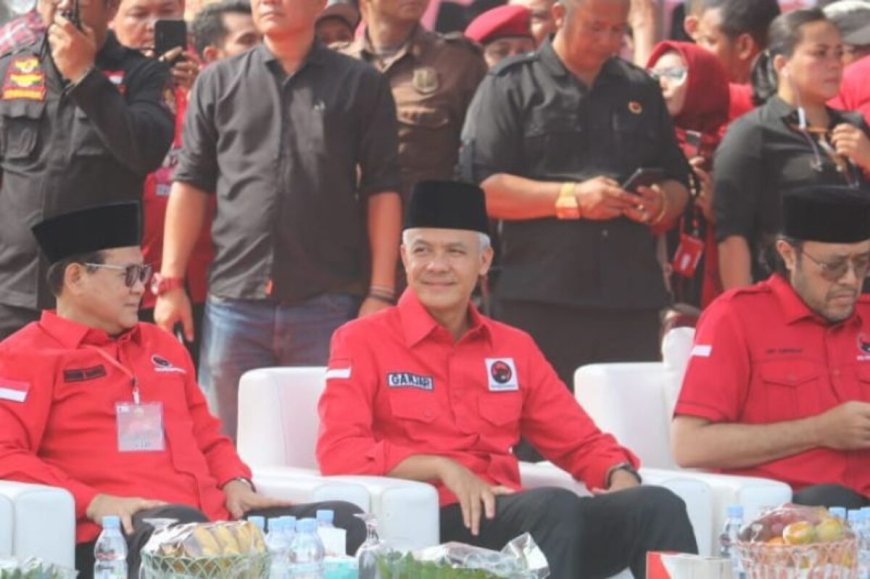 Hajatan Rakyat di Cirebon, Ganjar Sebut Jabatan Ada Batasnya