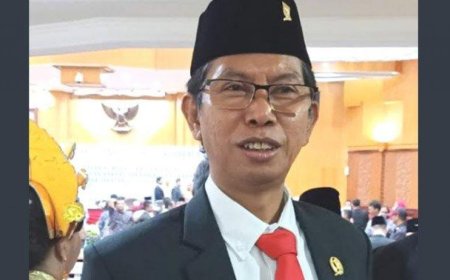 DPRD Surabaya : Suport Program Pemkot "Satu Gamis Satu Sarjana"