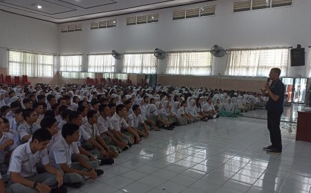 Sapa Generasi Masa Depan Bangsa, Direktur UT Medan Sambangi SMKN 10 Kota Medan