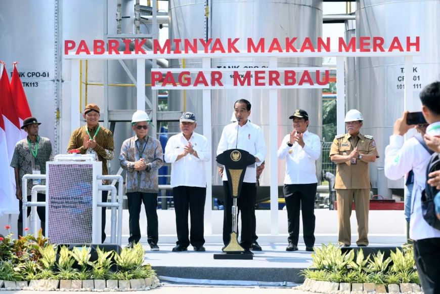 Jokowi Resmikan Pabrik Minyak Makan Merah di Sumatera Utara