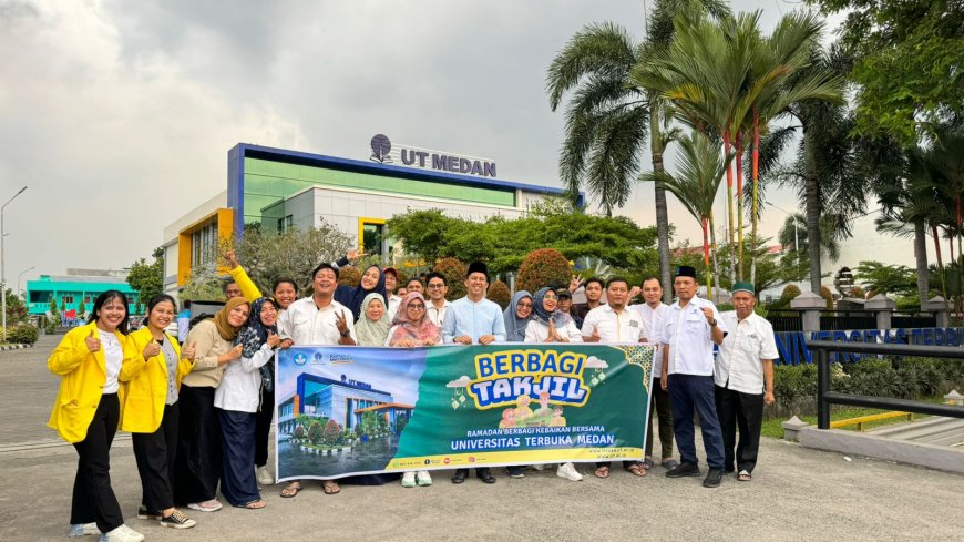 Sharing is Caring, UT Medan Bagikan 450 Paket Takjil ke Pengguna Jalan