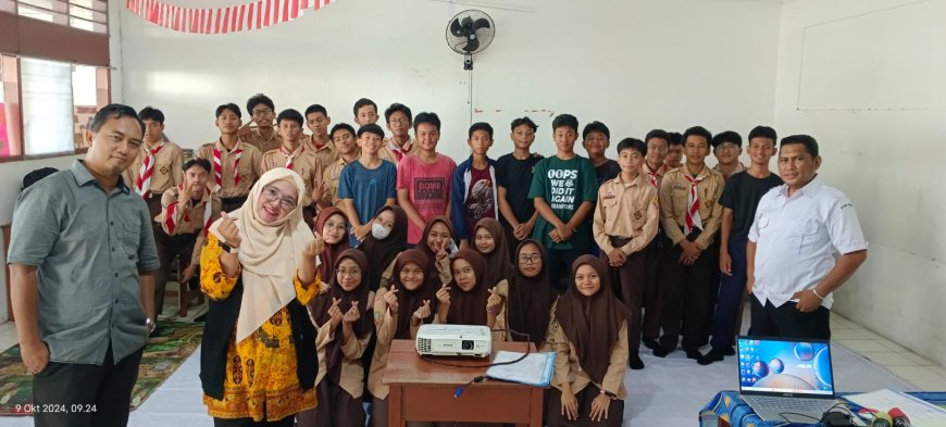 Cegah Berita Hoaks, 4 Akademisi ini Lakukan Abdimas di SMP-SMA Al-Ghurabaa Jakarta