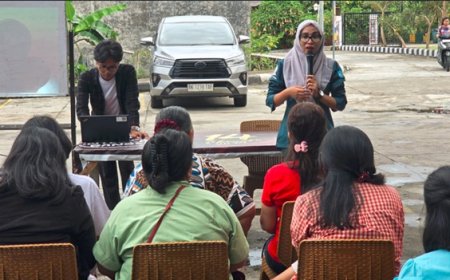 UT  Bekali Masyarakat Desa Siallagan Pindaraya Keterampilan Pulic Speaking dan Grooming