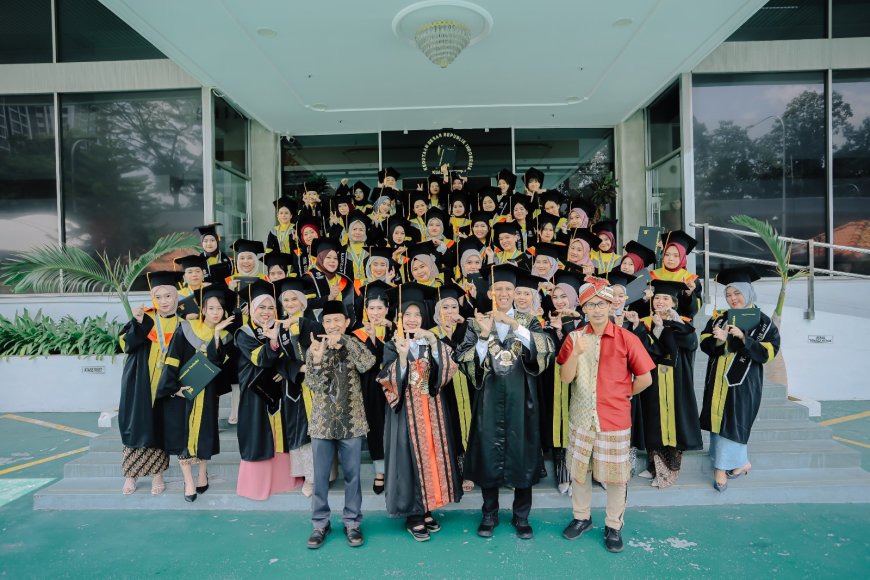 Harumkan Indonesia, PMI Raih Gelar Sarjana UT