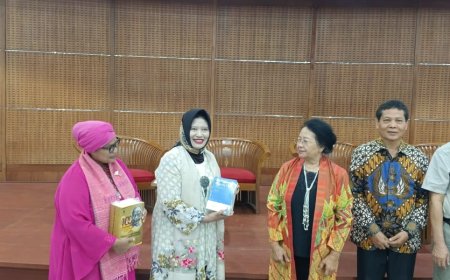 Peluncuran Buku 100 Tahun Pramoedya Ananta Toer Hadirkan Para Begawan Sastra