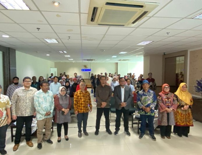 Sekolah Pasca Sarjana UNJ Gelar Wicara Pembelajaran Bahasa Indonesia Berbasis Projek